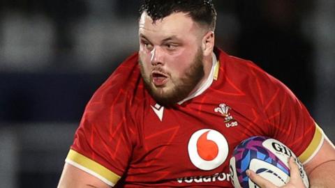 Louie Trevett in action for Wales Under-20s