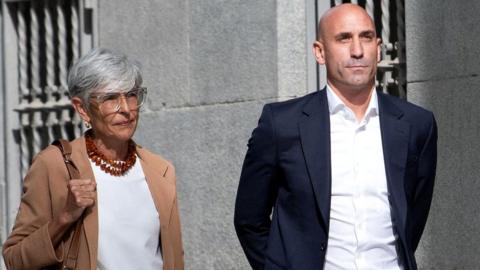 Former Spanish football federation president Luis Rubiales arrives at court in Madrid to answer a criminal complaint over kissing Spanish player