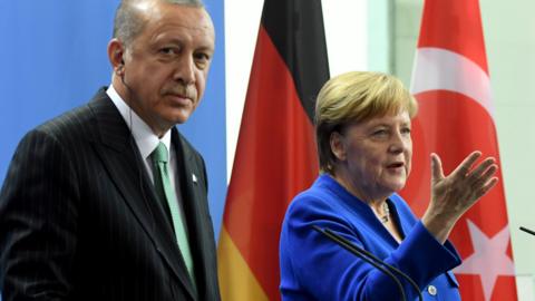 Turkish President Recep Tayyip Erdogan and German Chancellor Angela Merkel during a press conference in Berlin, 28 September 2018