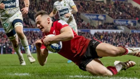 Michael Lowry scores Ulster's second try