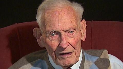 Richard Heather drove his tank on to the beaches of Normandy despite a serious hand injury.