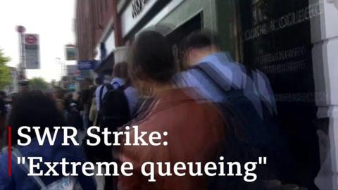 Extreme queueing
