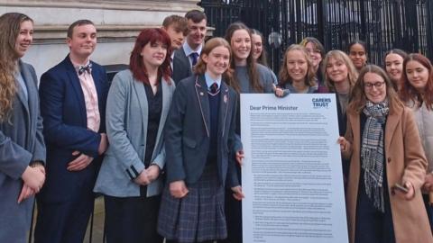 Young carers with an open letter to the government