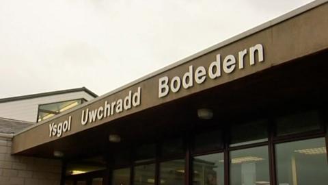 Ysgol Uwchradd Bodedern sign