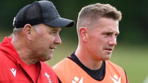 Wayne Pivac and Jonathan Davies