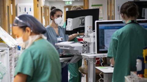 Nurses on a hospital ward