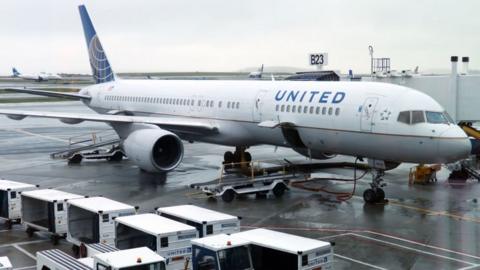 United airplane