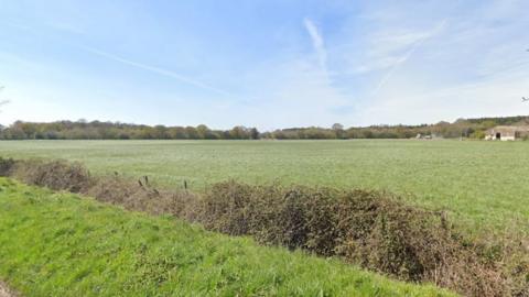 Field between Howe Lane Farm and Binfield near the M4
