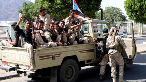 Southern separatist fighters patrol Aden, Yemen (29 January 2018)