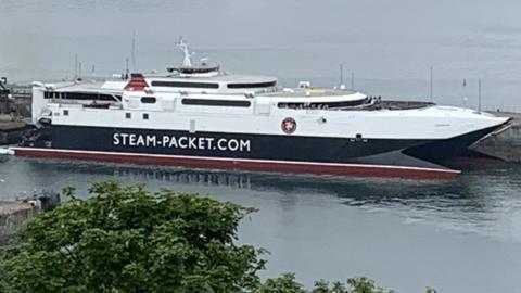 Manannan in Douglas Harbout