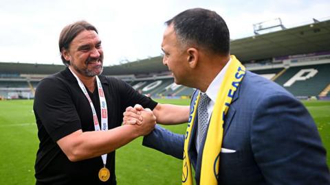 Daniel Farke and Leeds chairman Paraag Marathe