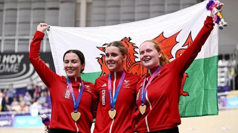 Lowri Thomas, Emma Finucane, Rhian Edmunds