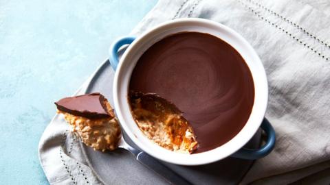 Peanut butter cup overnight oats