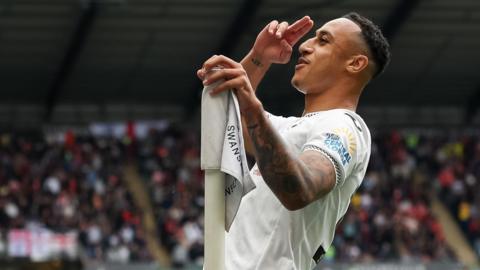 Adam Idah celebrates 