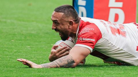 Elliot Minchella scoring a try for Hull KR