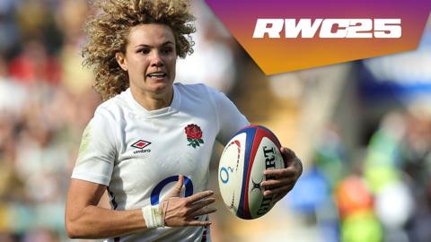 ellie kildunne running with a rugby ball.