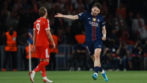 Kvaratskhelia celebrates