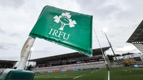 An IRFU flag 