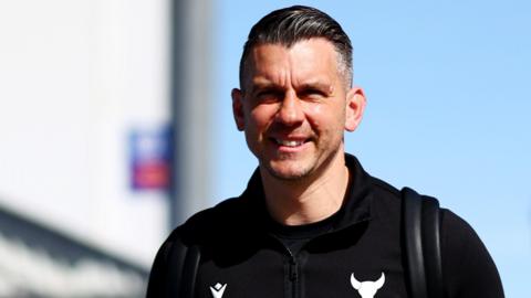 Matt Bloomfield arriving at Fratton Park