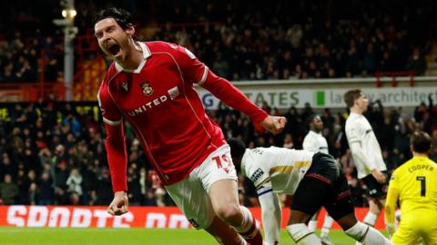 Kieffer Moore scores twice as Wrexham come from behind to beat Sheffield United