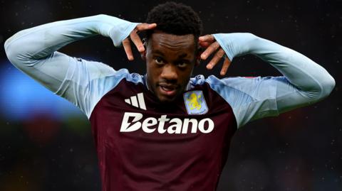 Jhon Duran celebrates his goal for Aston Villa