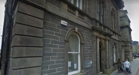 Cuirt an t-Siorraidh, Inbhir Ùige