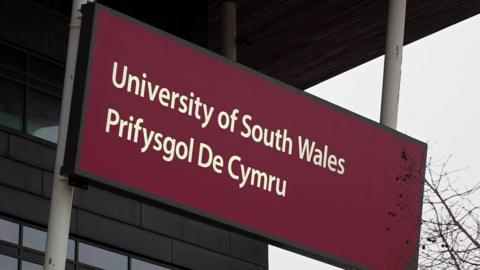 Arwydd Prifysgol De Cymru