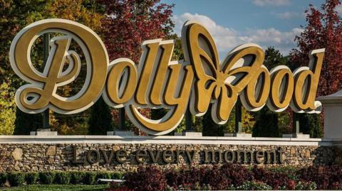 The entrance to Dollywood