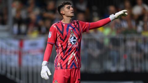 Vicente Reyes playing for Cambridge United