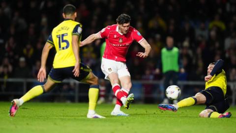 Kieffer Moore i Wrecsam