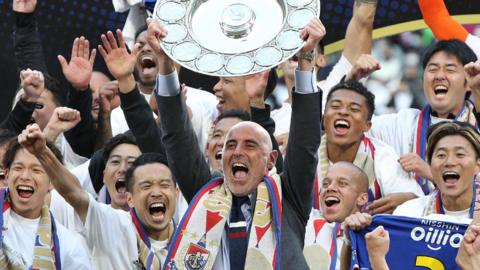 Kevin Muscat lifts J-League title