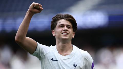 Mikey Moore celebrates