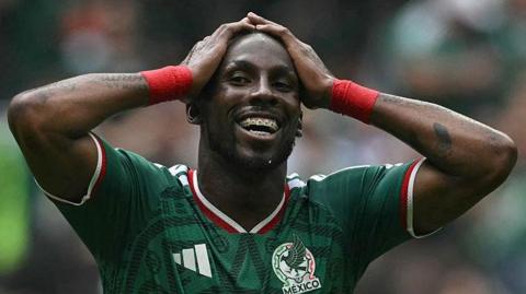 Mexico's Julian Quinones