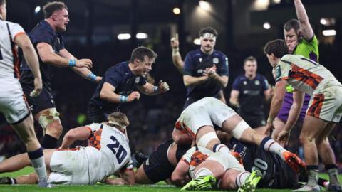 Glasgow Warriors players celebrating