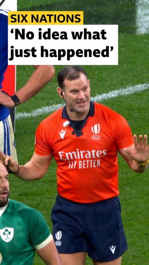 Referee Carl Dixon