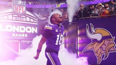 Justin Jefferson comes on to the field for the Minnesota Vikings' game against the New York Jets in London 