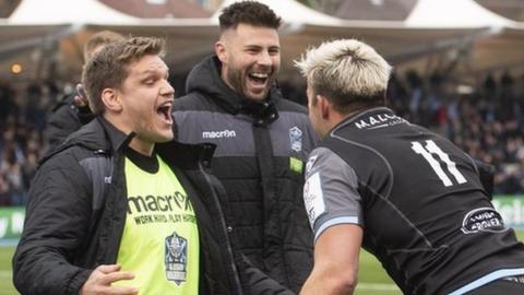 Glasgow Warriors celebrate DTH van der Merwe's try