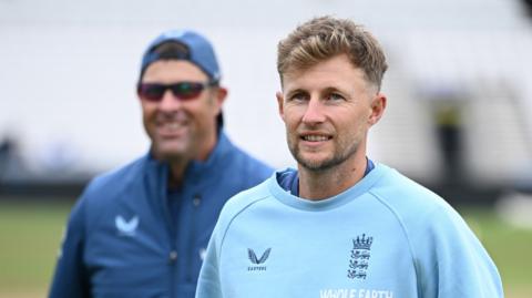 Joe Root and Marcus Trescothick