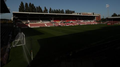 Racecourse Ground