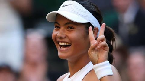 Emma Raducanu celebrates beating Marketa Vondrousova at Wimbledon