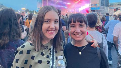 Caroline (left) and Roz Hutchings (right)