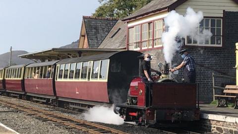 steam engine on the Bala Lake Railway