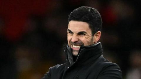 Arsenal boss Mikel Arteta scowls