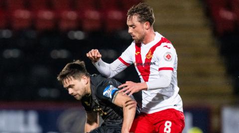 Airdrieonians v Dunfermline action shot