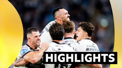 Hull FC players celebrate win over Wakefield