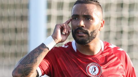 Danny Simpson in action for Bristol City