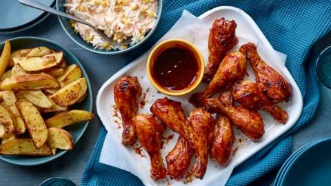 Chicken wings and potato wedges