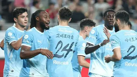 Semenyo scores for Man City