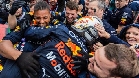 Max Verstappen mobbed