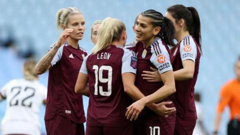 Aston Villa celebrate goal against West Ham 